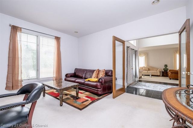 3021 Chinaberry Court, Sterling Heights, MI 48314