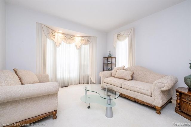 3021 Chinaberry Court, Sterling Heights, MI 48314