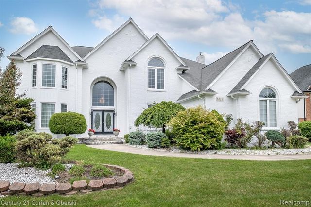 3021 Chinaberry Court, Sterling Heights, MI 48314