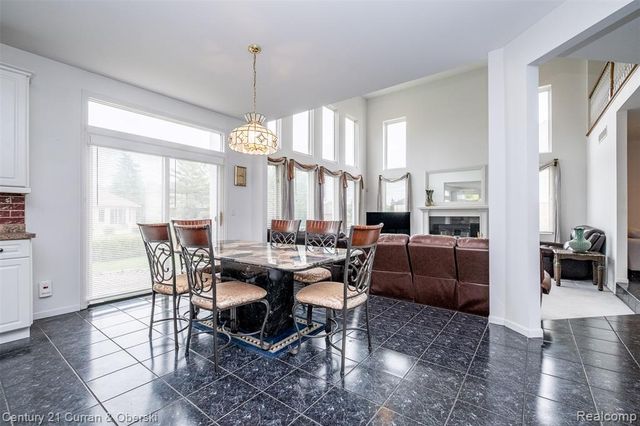 3021 Chinaberry Court, Sterling Heights, MI 48314
