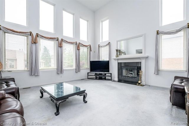 3021 Chinaberry Court, Sterling Heights, MI 48314