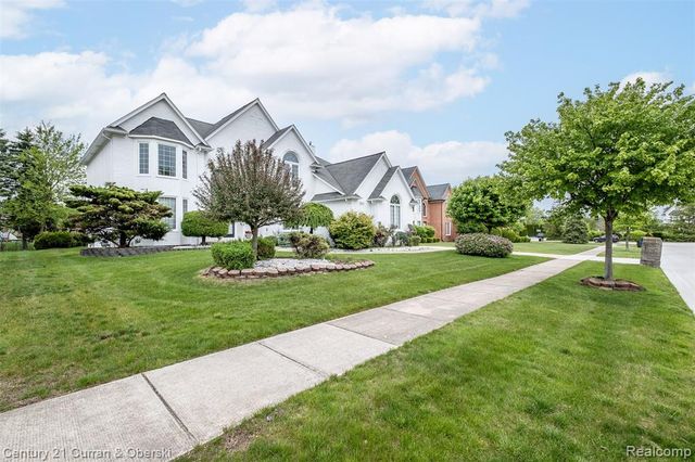 3021 Chinaberry Court, Sterling Heights, MI 48314
