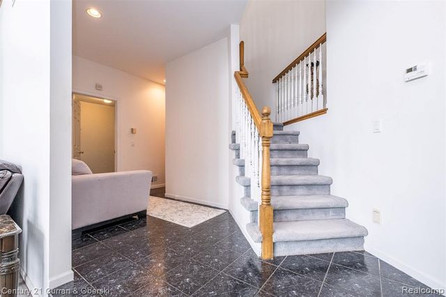 3021 Chinaberry Court, Sterling Heights, MI 48314