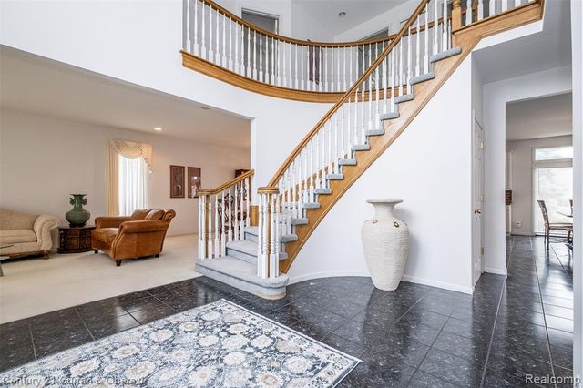 3021 Chinaberry Court, Sterling Heights, MI 48314
