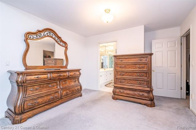 3021 Chinaberry Court, Sterling Heights, MI 48314