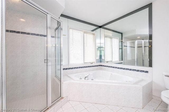 3021 Chinaberry Court, Sterling Heights, MI 48314