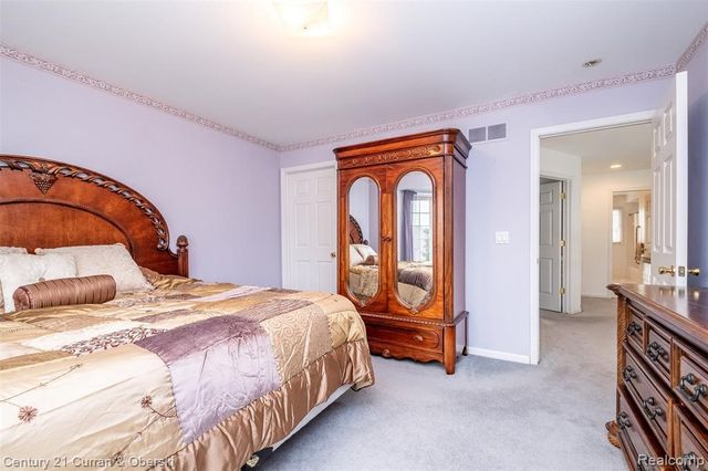 3021 Chinaberry Court, Sterling Heights, MI 48314