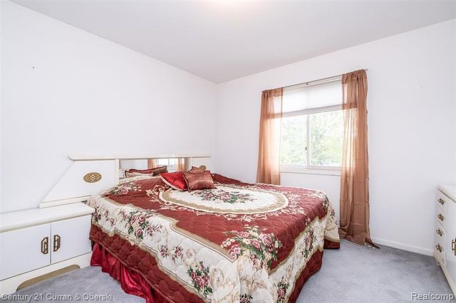 3021 Chinaberry Court, Sterling Heights, MI 48314