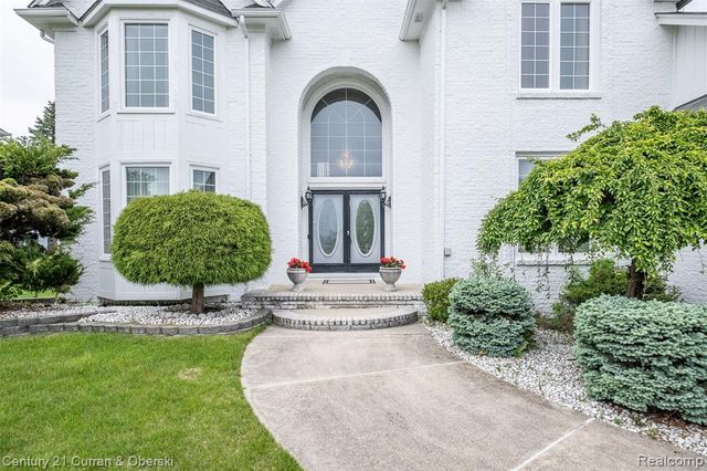 3021 Chinaberry Court, Sterling Heights, MI 48314