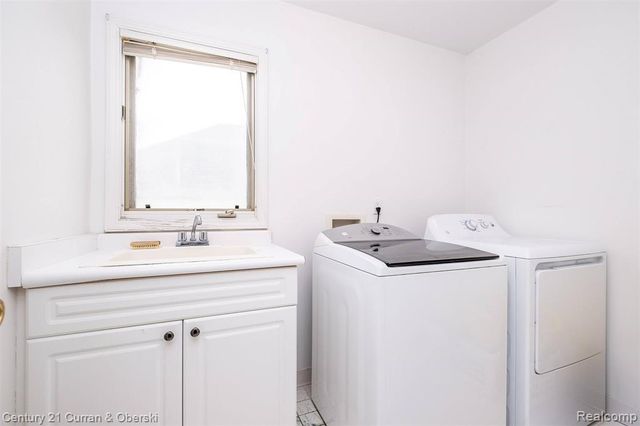 3021 Chinaberry Court, Sterling Heights, MI 48314