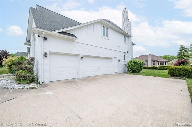3021 Chinaberry Court, Sterling Heights, MI 48314
