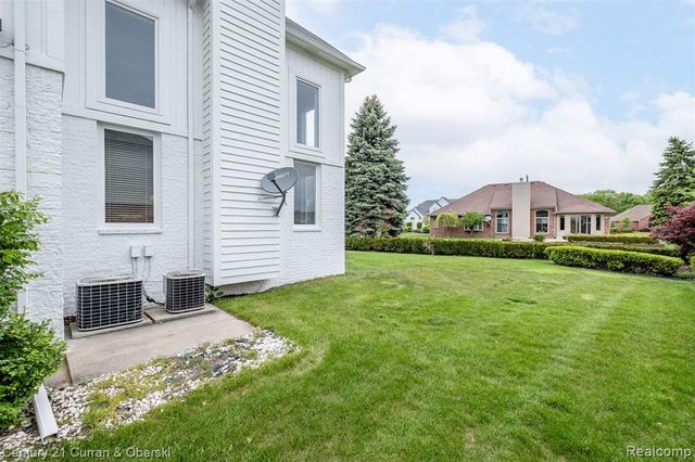 3021 Chinaberry Court, Sterling Heights, MI 48314