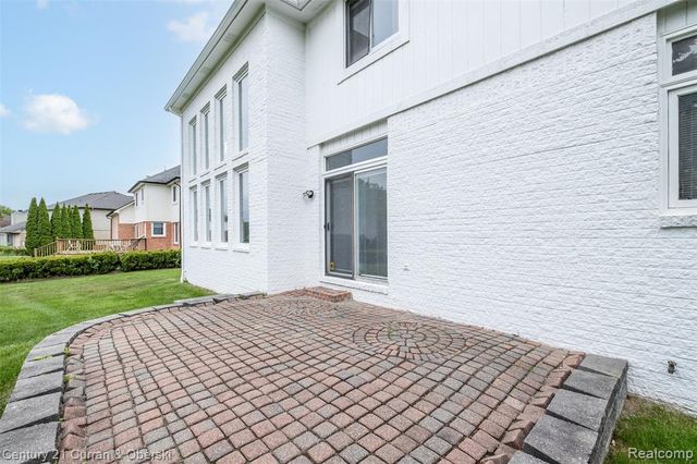 3021 Chinaberry Court, Sterling Heights, MI 48314