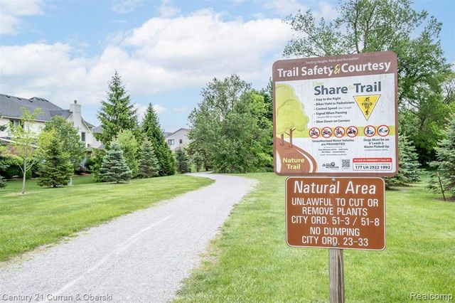 3021 Chinaberry Court, Sterling Heights, MI 48314