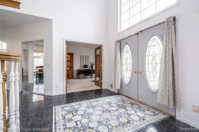 3021 Chinaberry Court, Sterling Heights, MI 48314