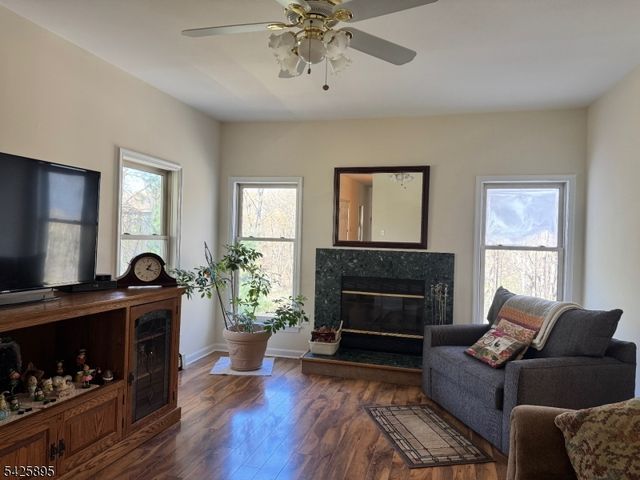 32 Saint Bernards Rd, Rockaway Twp., NJ 07885