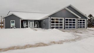 164 Heinig WAY, Holmen, WI 54636
