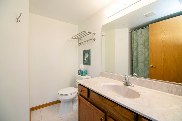 6850 W Winding Trail 202, Oak Forest, IL 60452