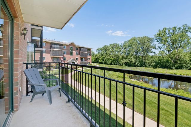 6850 W Winding Trail 202, Oak Forest, IL 60452