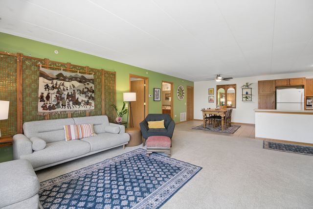 6850 W Winding Trail 202, Oak Forest, IL 60452