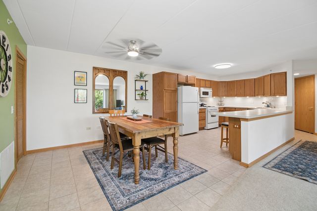 6850 W Winding Trail 202, Oak Forest, IL 60452