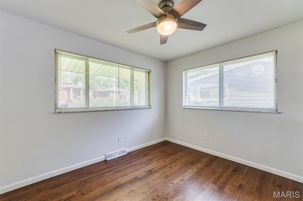 Image 21 of property listing at 20 Elderwood Court, St Louis, MO 63026