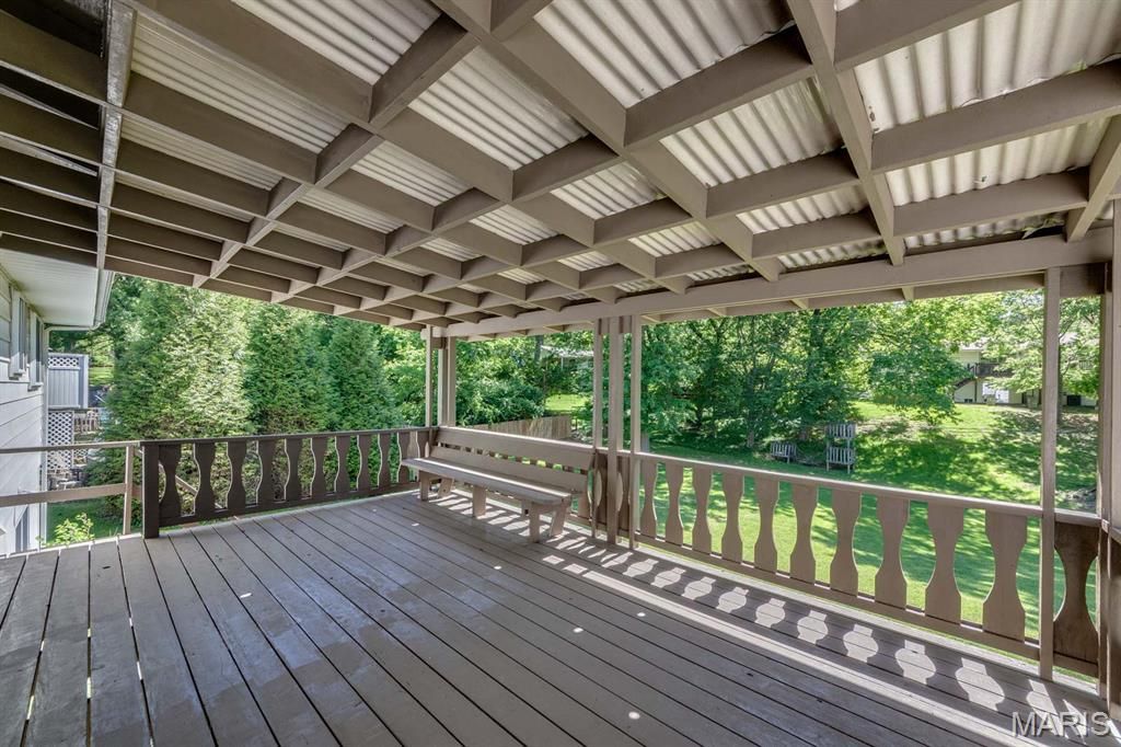 Image 30 of property listing at 20 Elderwood Court, St Louis, MO 63026