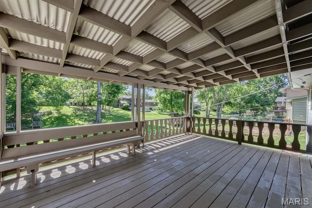 Image 33 of property listing at 20 Elderwood Court, St Louis, MO 63026