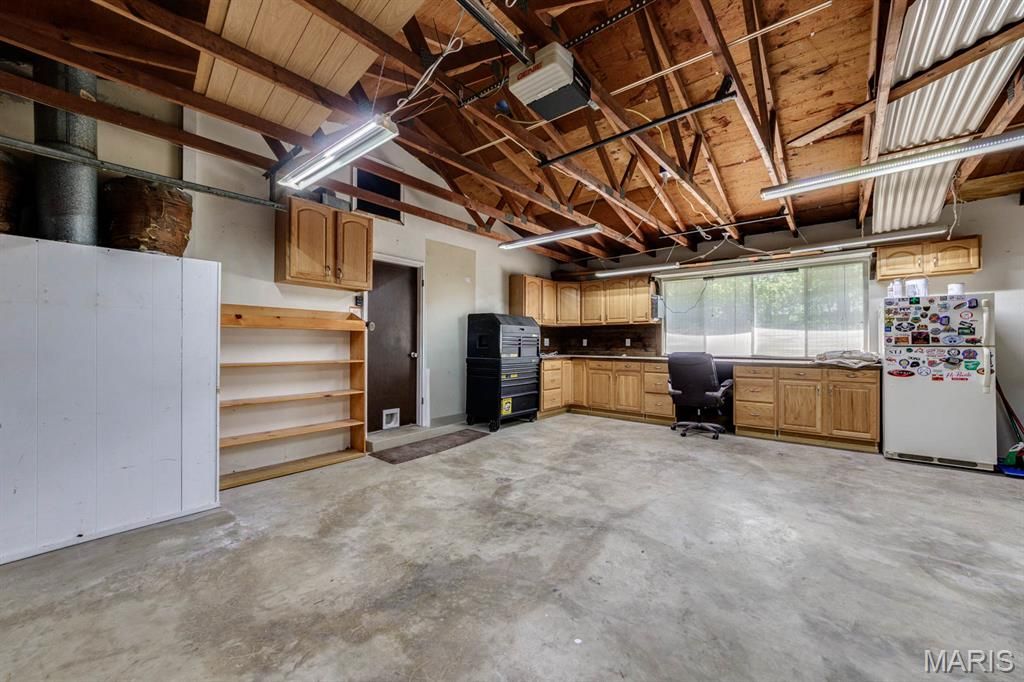 Image 34 of property listing at 20 Elderwood Court, St Louis, MO 63026