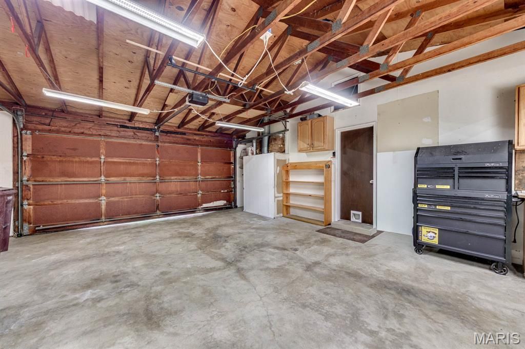 Image 35 of property listing at 20 Elderwood Court, St Louis, MO 63026