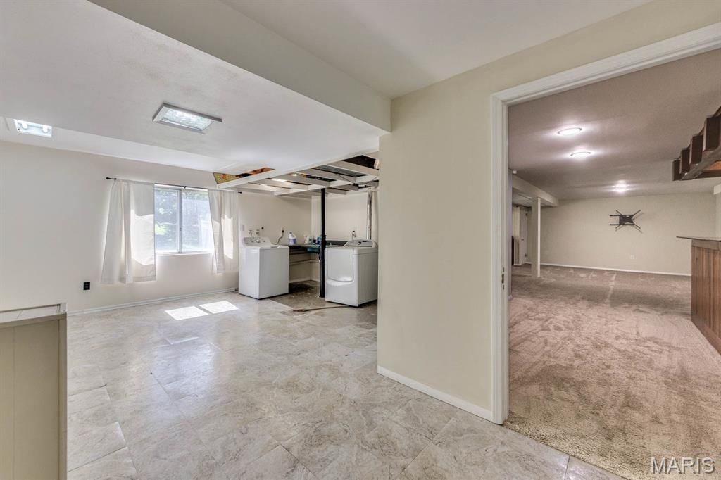 Image 45 of property listing at 20 Elderwood Court, St Louis, MO 63026