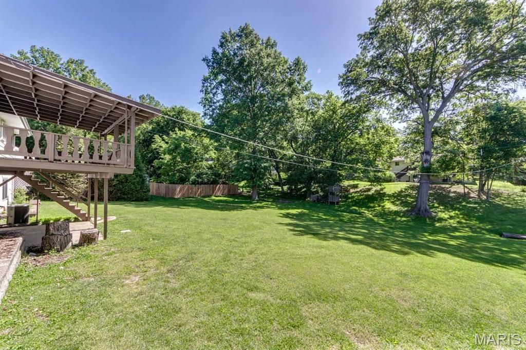Image 49 of property listing at 20 Elderwood Court, St Louis, MO 63026