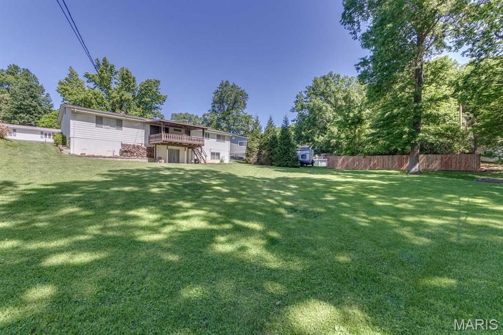 Image 50 of property listing at 20 Elderwood Court, St Louis, MO 63026