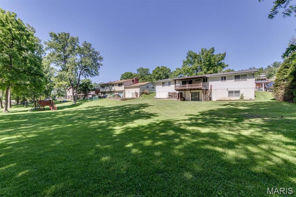 Image 52 of property listing at 20 Elderwood Court, St Louis, MO 63026