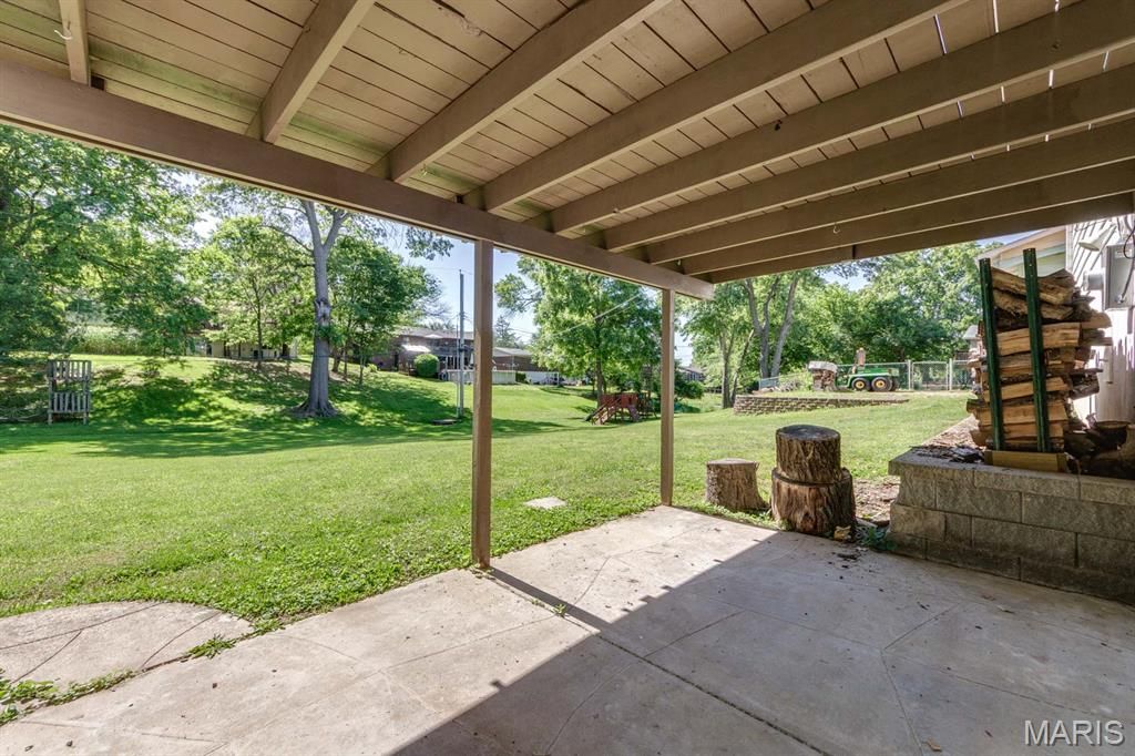 Image 55 of property listing at 20 Elderwood Court, St Louis, MO 63026