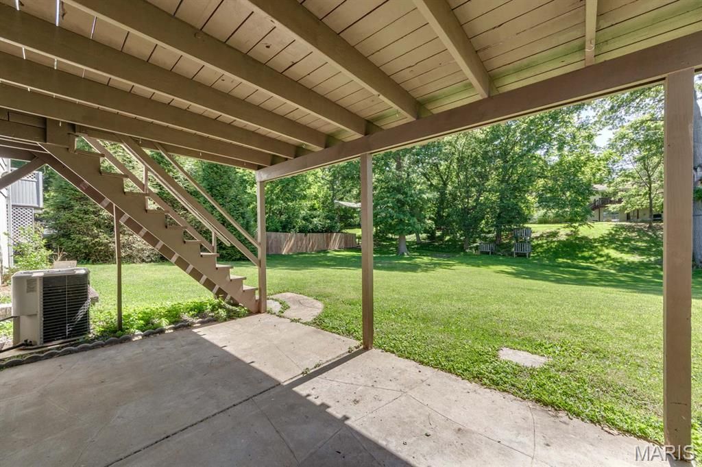 Image 56 of property listing at 20 Elderwood Court, St Louis, MO 63026