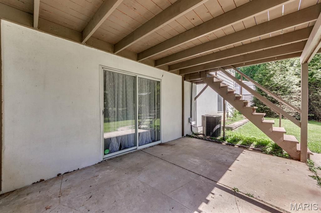 Image 57 of property listing at 20 Elderwood Court, St Louis, MO 63026