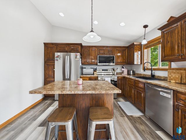 5204 S Culbert Ave Avenue, Sioux Falls, SD 57106