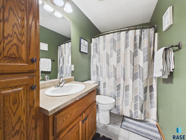 5204 S Culbert Ave Avenue, Sioux Falls, SD 57106