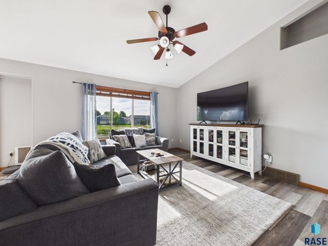 5204 S Culbert Ave Avenue, Sioux Falls, SD 57106