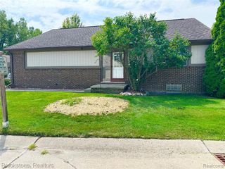 20561 Longwood Drive, Clinton Township, MI 48038