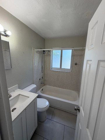 716 22nd Street B, West Palm Beach, FL 33407