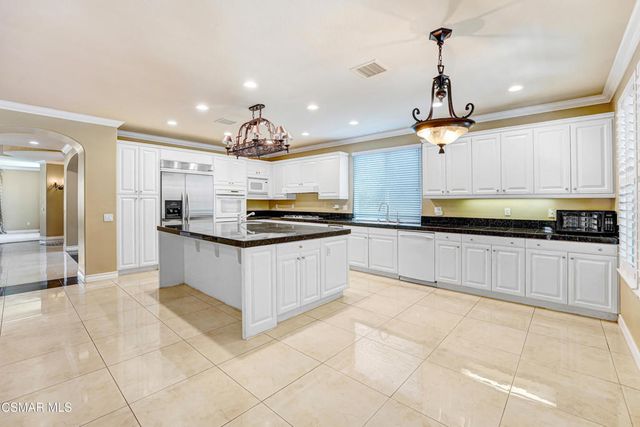 139 Sawtelle Court, Simi Valley, CA 93065