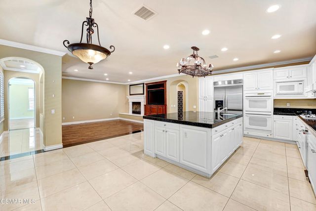 139 Sawtelle Court, Simi Valley, CA 93065