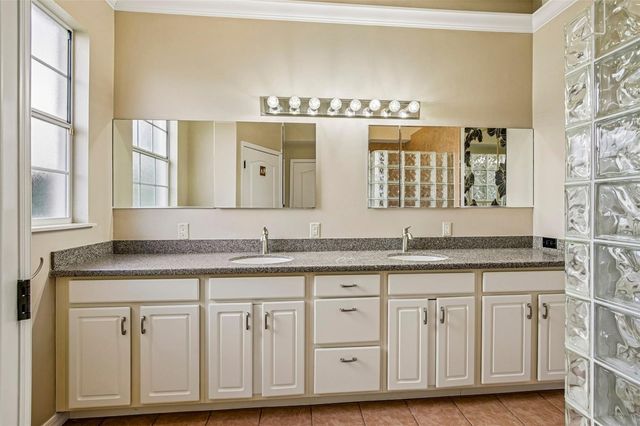 5814 FAIRWOODS CIRCLE, Sarasota, FL 34243