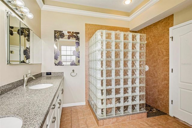 5814 FAIRWOODS CIRCLE, Sarasota, FL 34243
