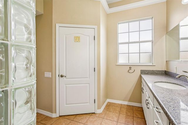 5814 FAIRWOODS CIRCLE, Sarasota, FL 34243