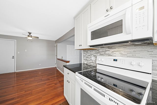 7315 W 85th Place 2A, Bridgeview, IL 60455