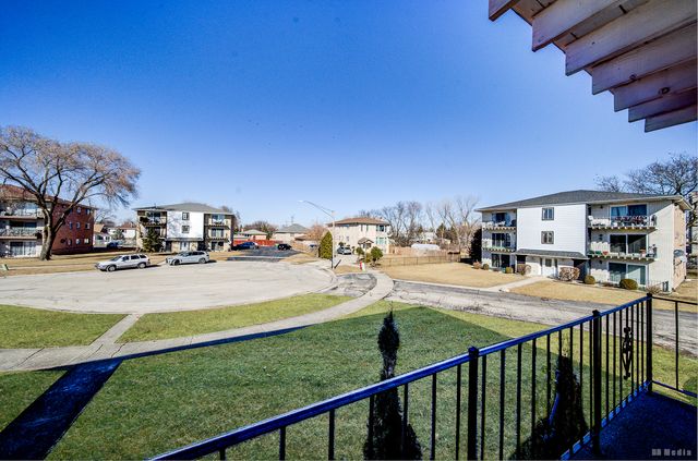 7315 W 85th Place 2A, Bridgeview, IL 60455