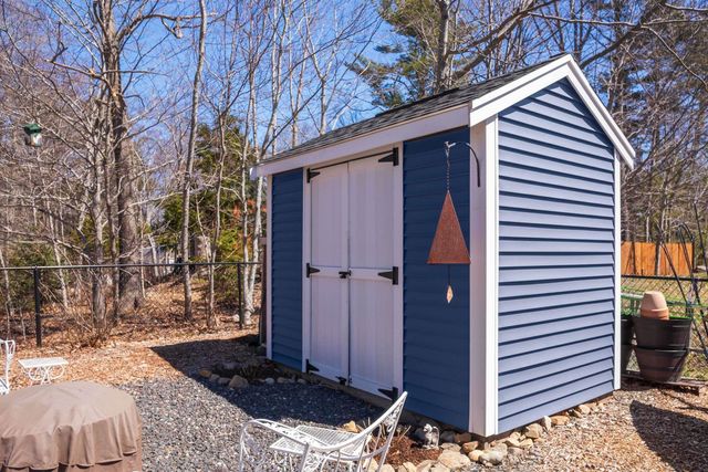 25 Skylark Lane, York, ME 03909